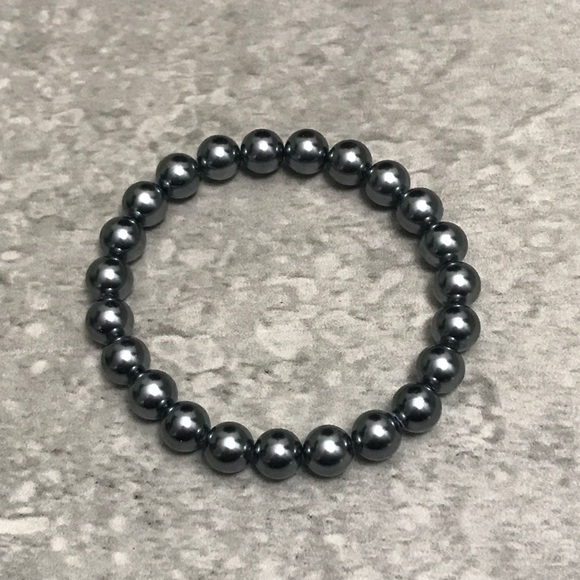 Black Faux Pearl Necklace and Bracelet Set - Picture 3 of 5